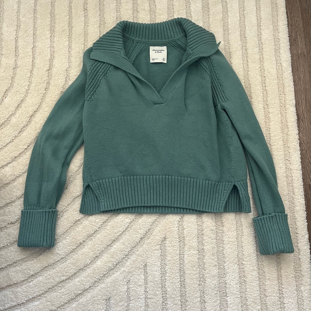 Notch neck, sweater